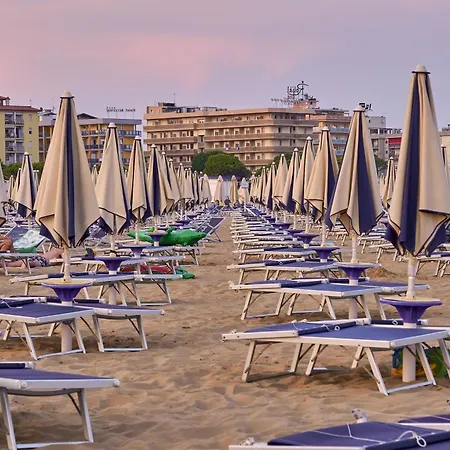 Bright Flat With Outdoor Pools - Beahost * Bibione
