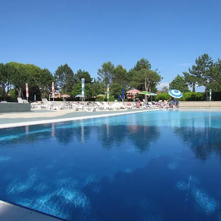 Apartament Bright Flat With Outdoor Pools - Beahost *